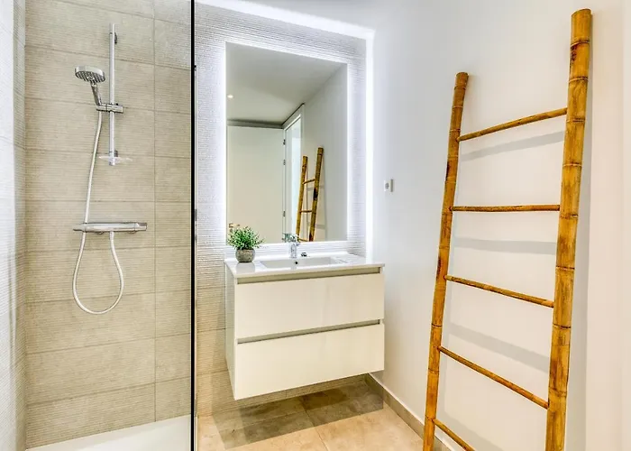 Apartment Hanami South Bay Sb1